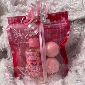 BN Body Raves Shower Gel 2x Bath Bombs 
for bath & shower 
CINNAMON ROLL SCENTED